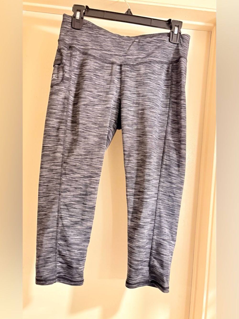 Danskin Gray Space-Dye Capri Leggings